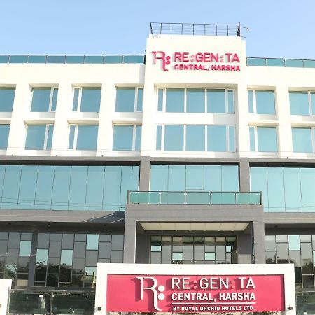 Regenta Central Harsha Vapi Pārdi Екстериор снимка