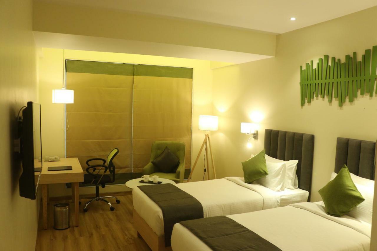 Regenta Central Harsha Vapi Pārdi Екстериор снимка
